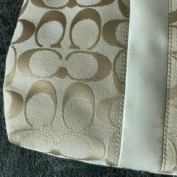 COACH Crossbody Purse - Picture 5 of 16